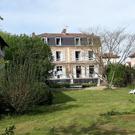 2 Dans Maison Bourgeoise Avec Piscine, Proche Et Roissy